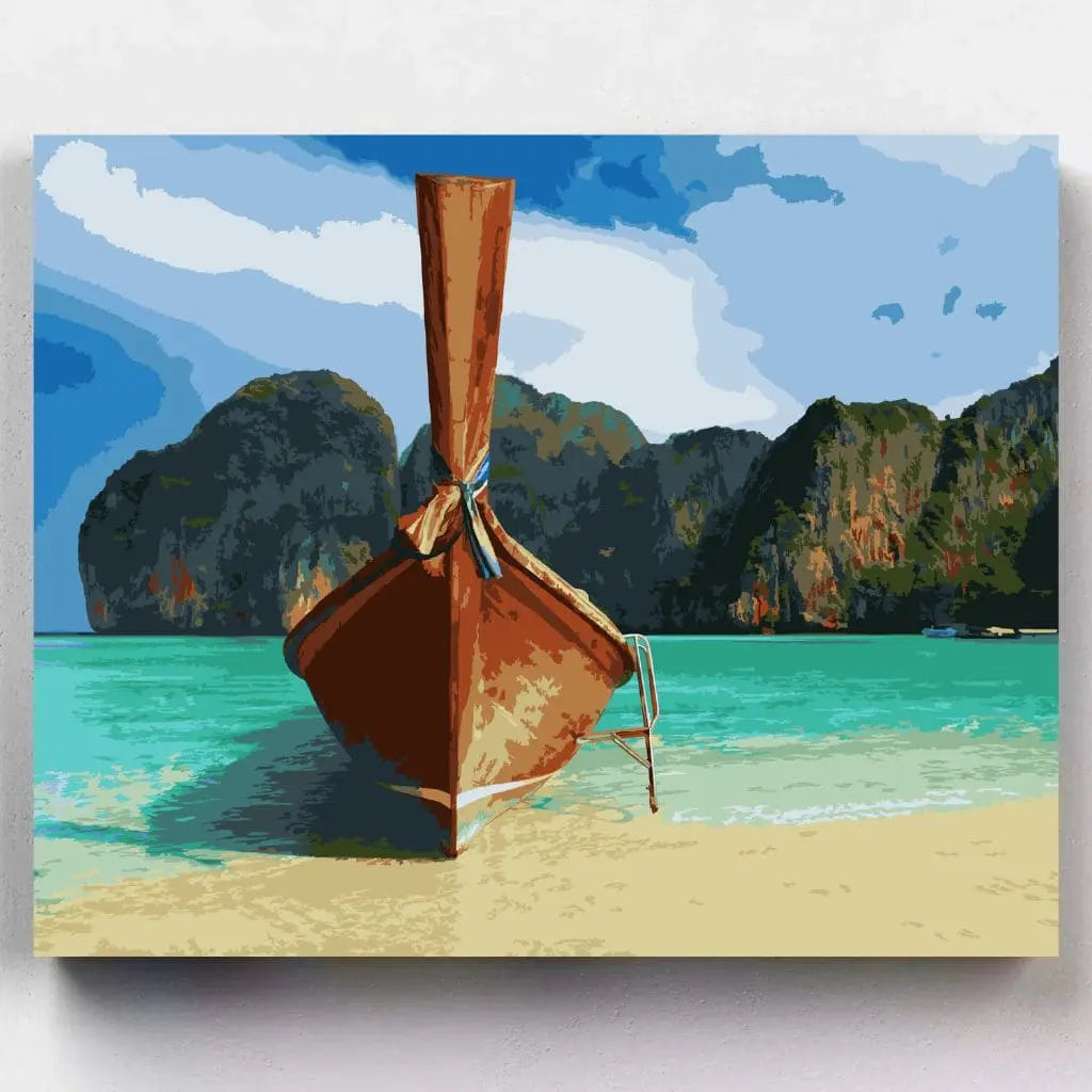 DIY Malen nach Zahlen – Traditionelles Longtail-Boot an Thailands Traumstrand mit türkisfarbenem Wasser & Felskulisse auf Leinwand malen – perfektes Urlaubsgefühl für dein Zuhause – nur bei Artyroom.shop