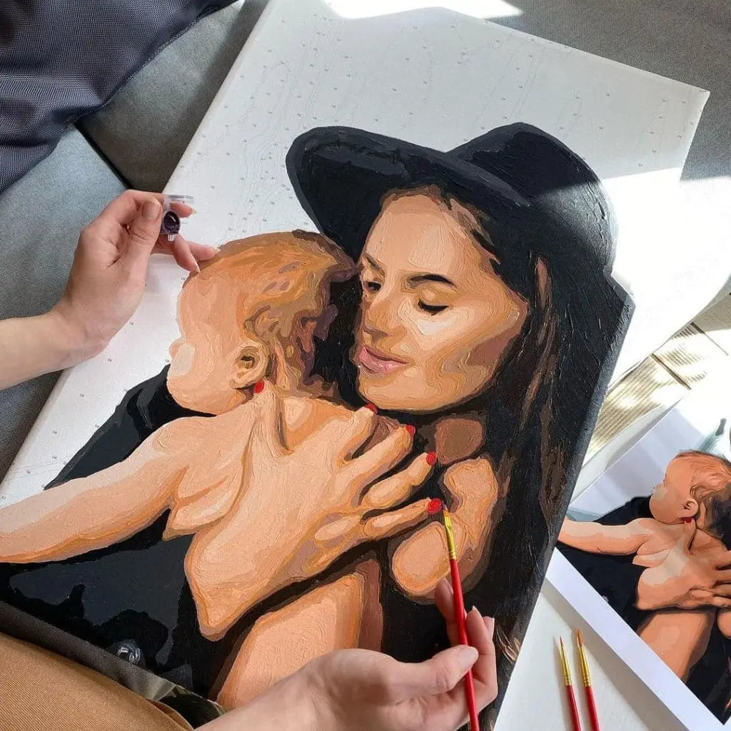 DIY Malen nach Zahlen – Mutter mit Baby als liebevolles Gemälde auf Leinwand malen – personalisiertes Geschenk mit Herz – nur bei Artyroom.shop