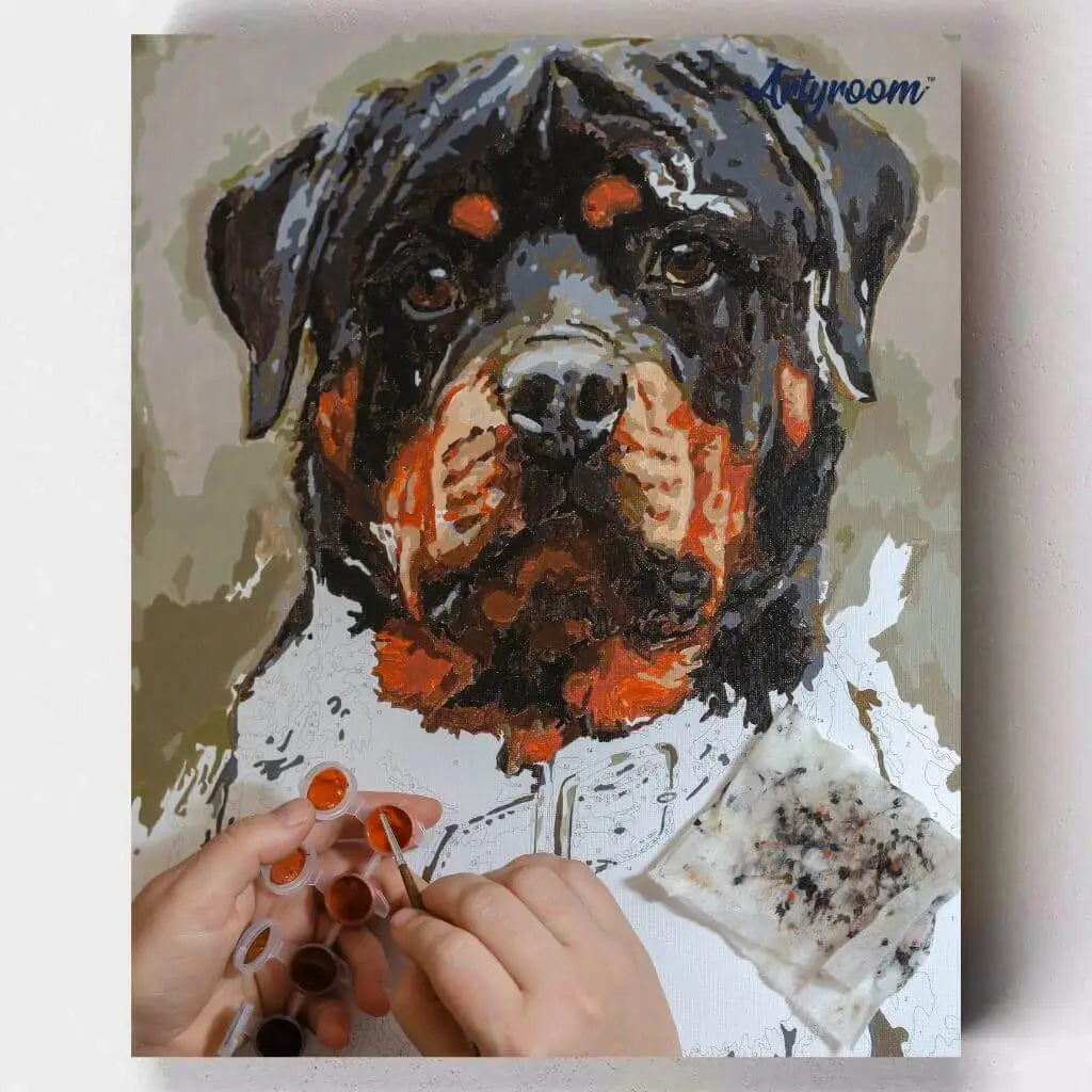 DIY Malen nach Zahlen – Rottweiler als realistisches Leinwand-Gemälde vom eigenen Foto – male dein Haustier mit Pinsel & Liebe – personalisiertes Tierporträt in Entstehung – nur bei Artyroom.shop